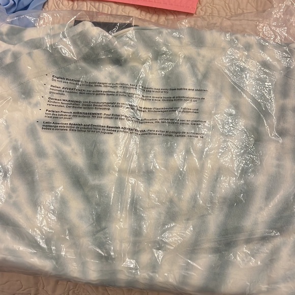 BlankNYC Green-and white tide dye very soft long sleeves top over Sz S & M new - Picture 8 of 11